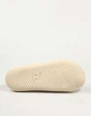 ZUECOS CROCS 208392 MELLOW RECOVERY SLIDE en color Beige
