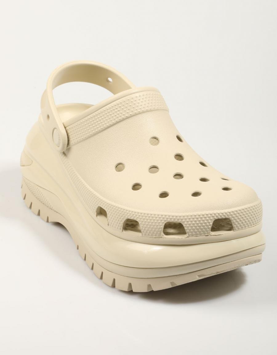 ZUECOS CROCS 207988 CLASSIC MEGA CRUSH CLOG en color Hielo