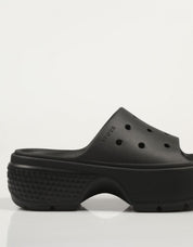 Crocs Stomp slide flocs em preto