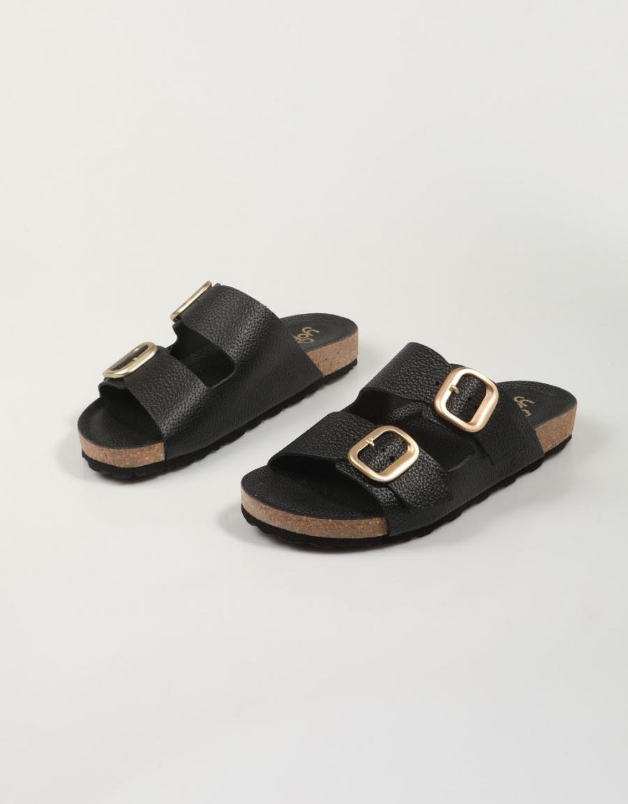 SANDALIAS YOKONO JERBA 700 en color Negro