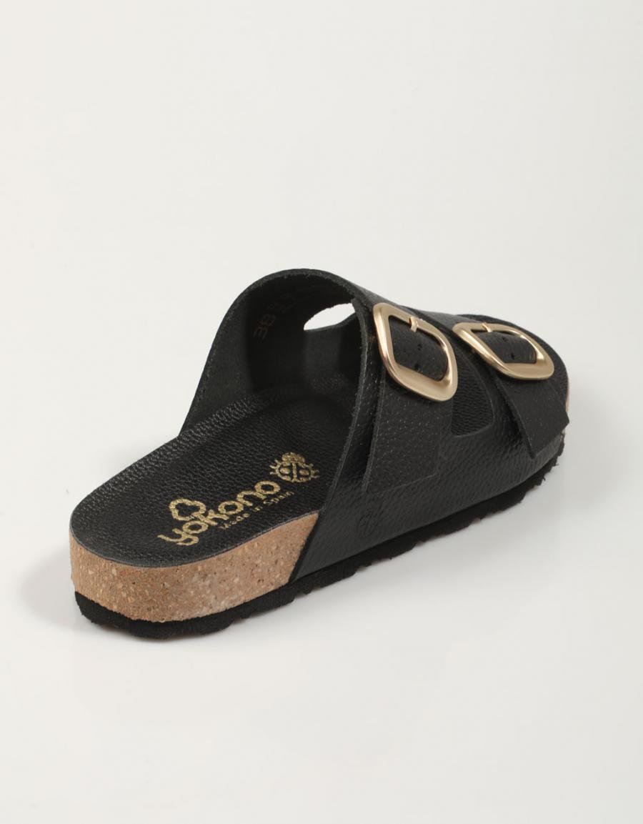 SANDALIAS YOKONO JERBA 700 en color Negro