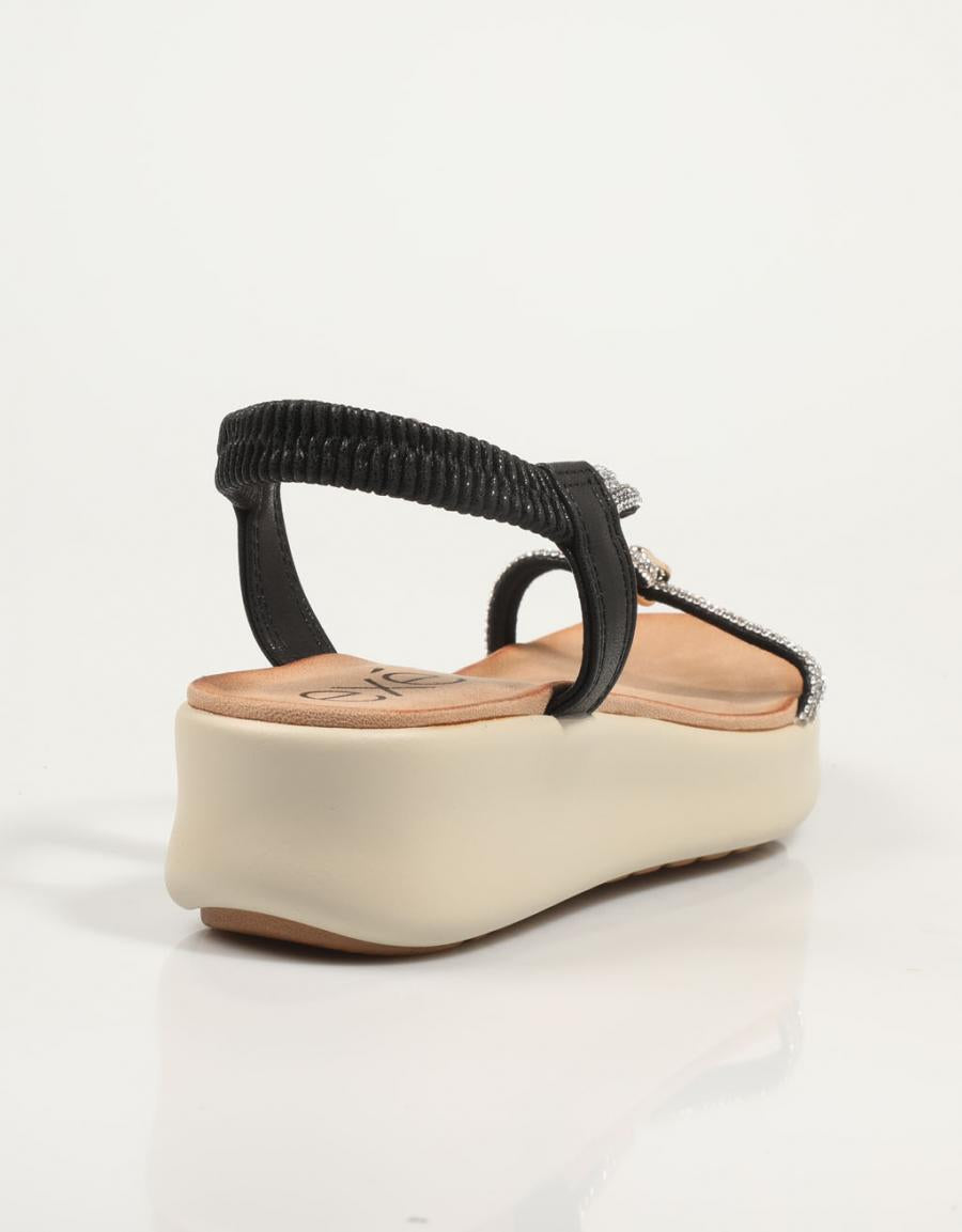SANDALIAS EXE BZX33170-002 en color Negro