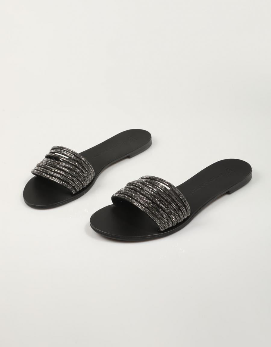 SANDALIAS NICOLAS LAINAS 4 TC en color Negro