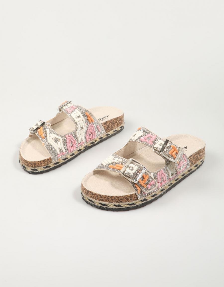 Isteria 24097 sandals in beige