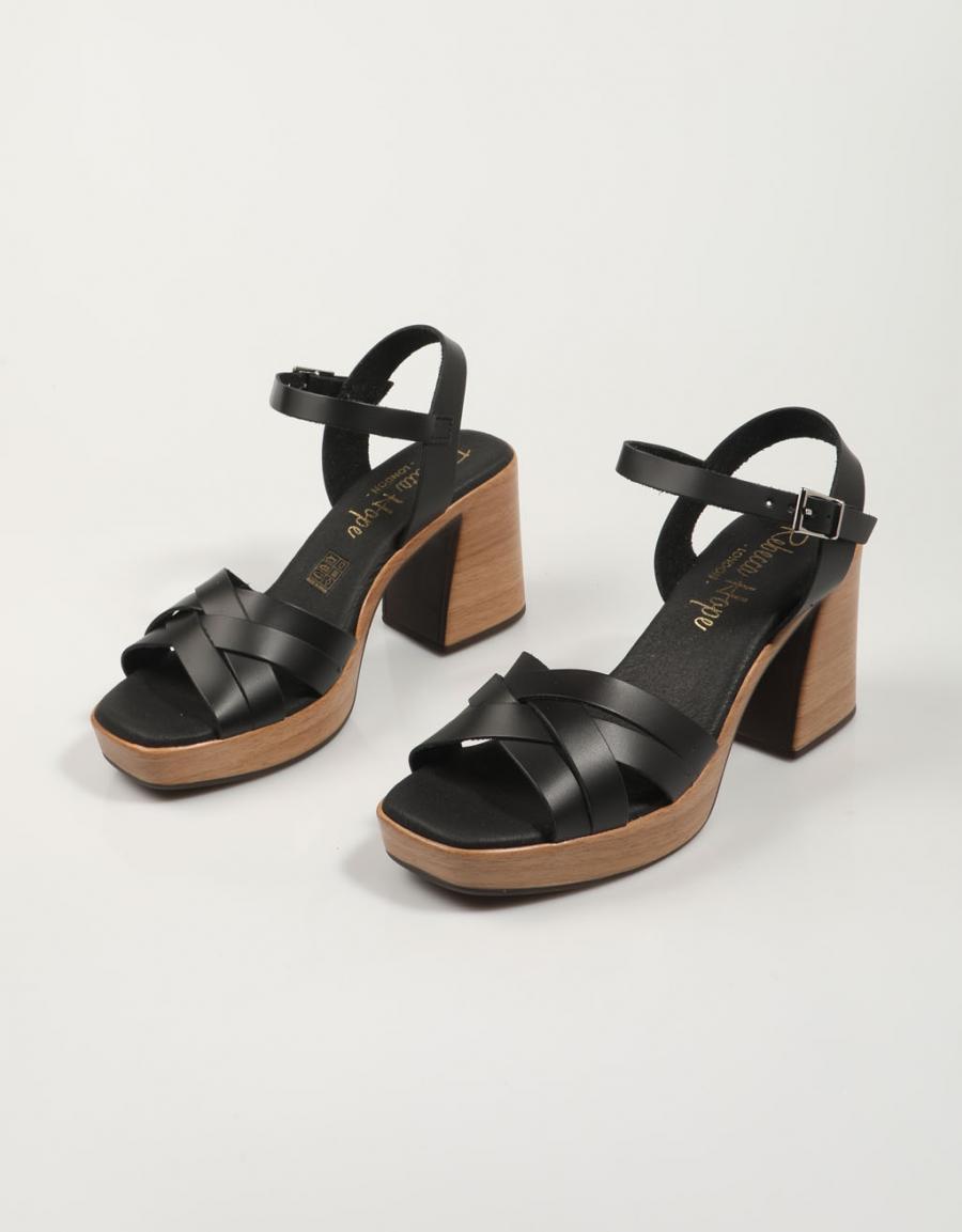 SANDALIAS REBECCA HOPE 5398 en color Negro