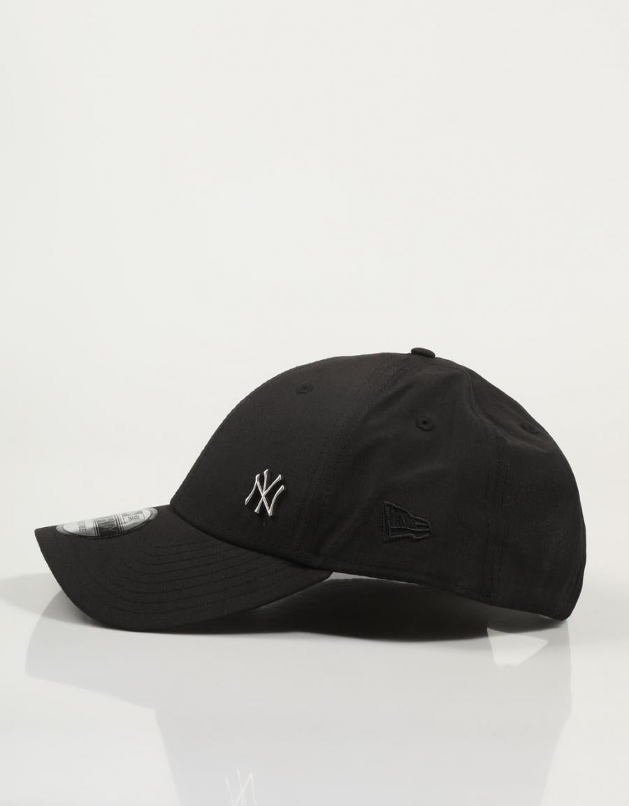 Cap NEW ERA Flawless 9Forty in black color