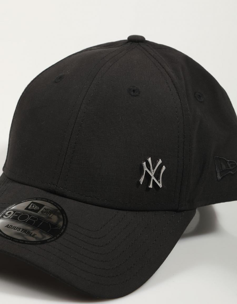 Cap NEW ERA Flawless 9Forty in black color