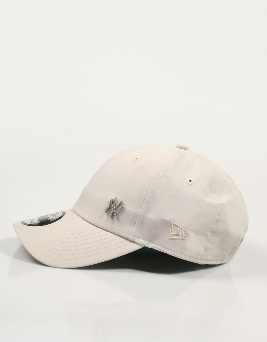 Cap NEW ERA Flawless 9Forty in beige color