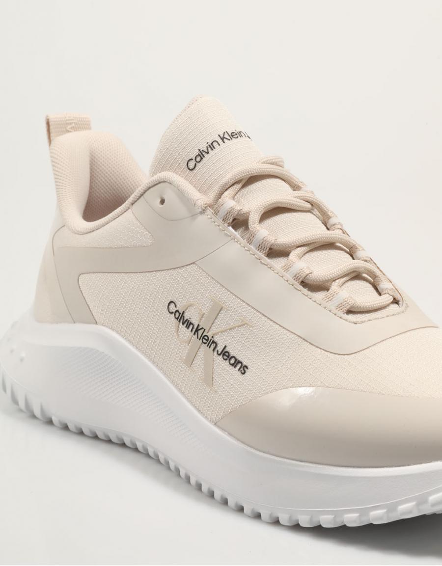 ZAPATILLAS CALVIN KLEIN EVA RUNNER LOW LACE MIX ML WN en color Beige