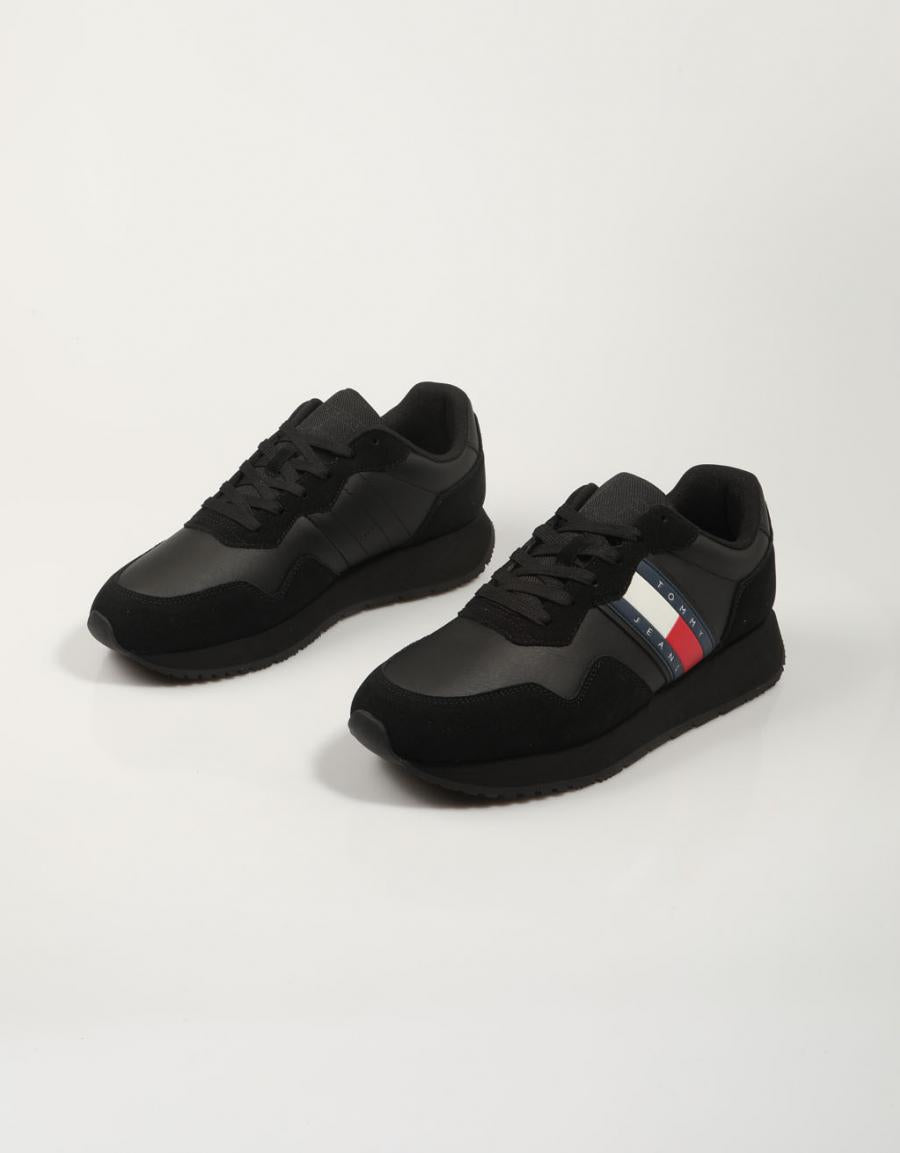 Tommy Hilfiger TJM Modern Runner Shoes in Black