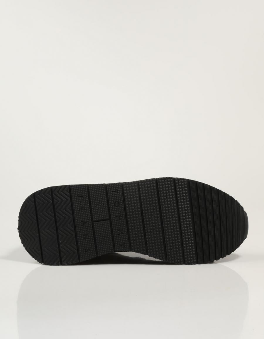Tommy Hilfiger TJM Modern Runner Shoes in Black
