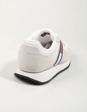 ZAPATILLAS TOMMY HILFIGER TJM MODERN RUNNER en color Blanco