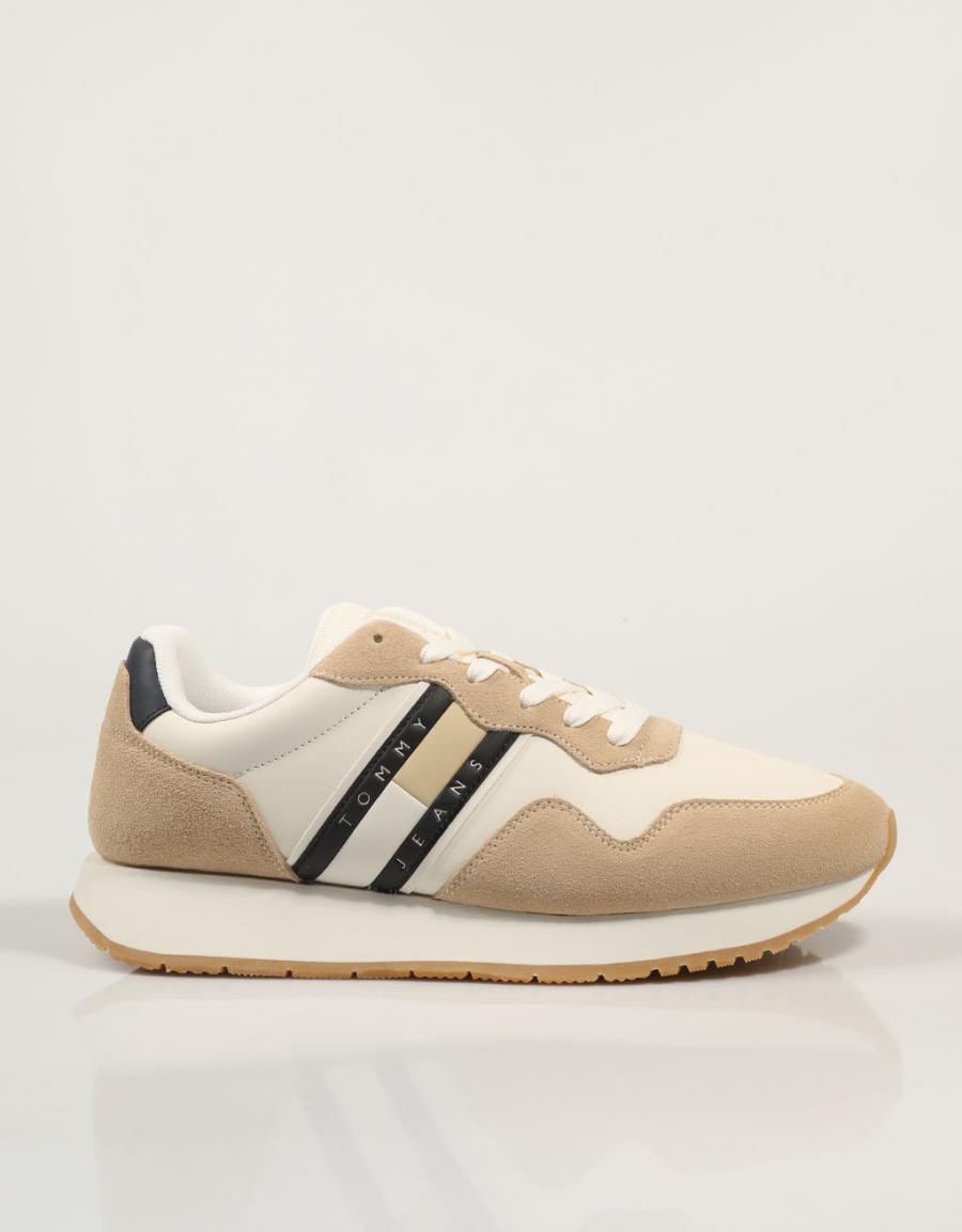 ZAPATILLAS TOMMY HILFIGER TJM MODERN RUNNER en color Beige