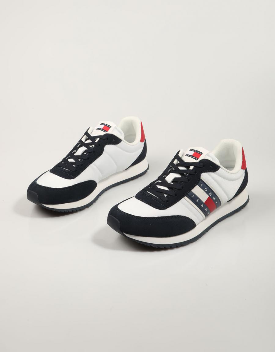 ZAPATILLAS TOMMY HILFIGER TJM RUNNER CASUAL ESS en color Multicolor