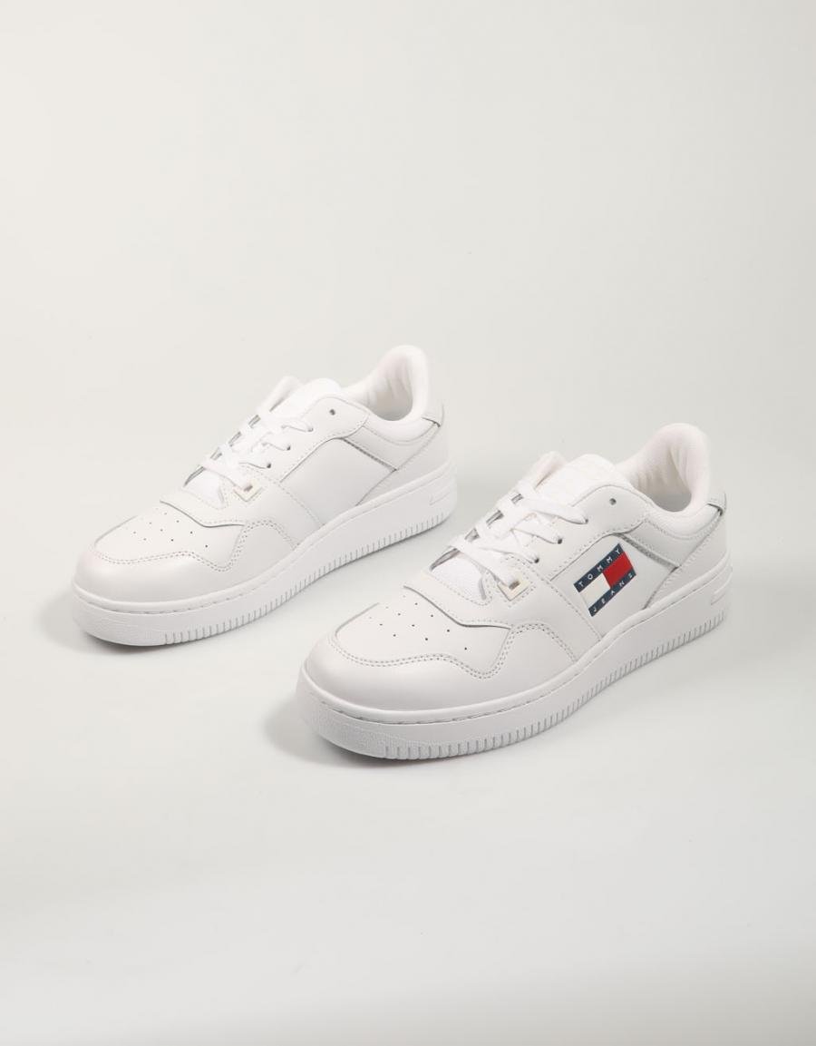Tommy Hilfiger TJM Basket ESS in Sneaker bianche