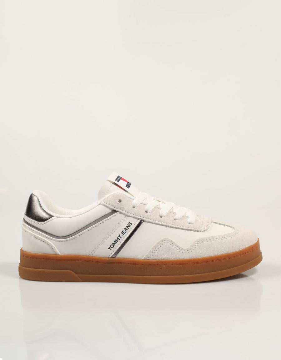 ZAPATILLAS TOMMY HILFIGER THE GREENWICH en color Hielo