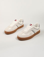 ZAPATILLAS TOMMY HILFIGER THE GREENWICH en color Hielo
