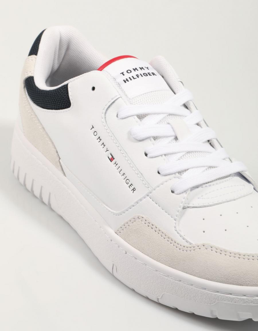 ZAPATILLAS TOMMY HILFIGER TH BASKET CORE LTH MIX ESS en color Blanco