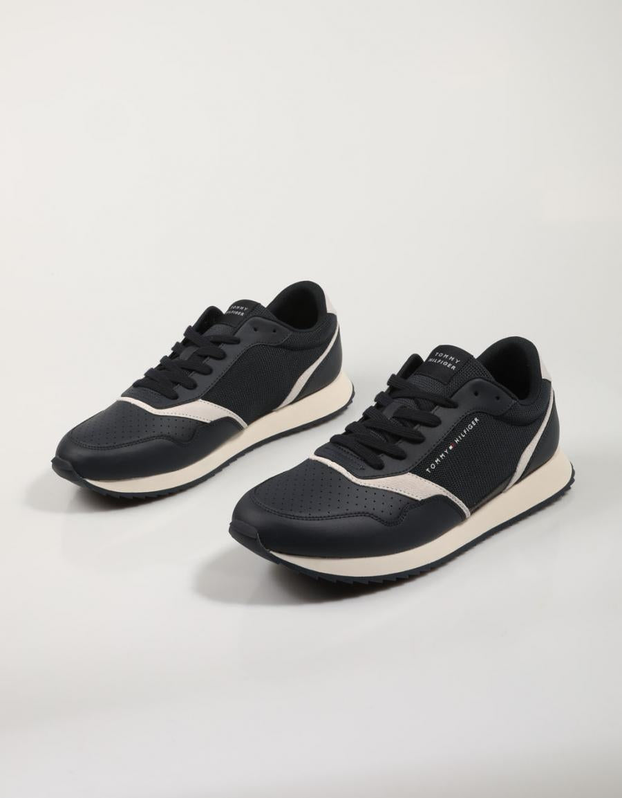 ZAPATILLAS TOMMY HILFIGER RUNNER EVO SEASONAL MIX en color Azul marino