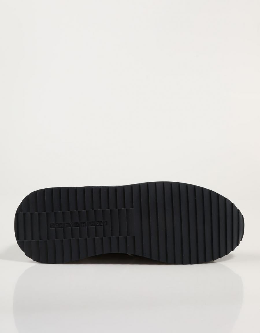 ZAPATILLAS TOMMY HILFIGER RUNNER EVO SEASONAL MIX en color Azul marino