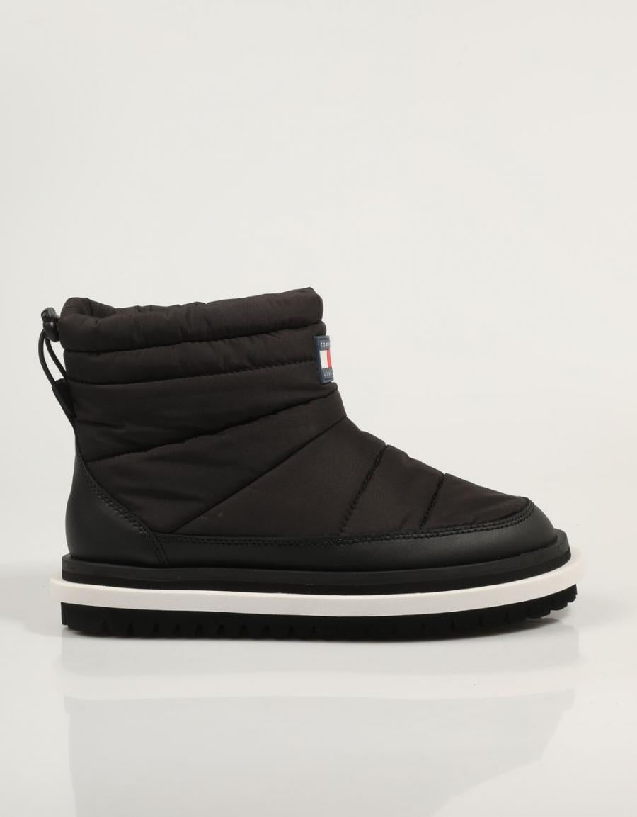 BOTINES TOMMY HILFIGER TJW PADDED FLAT BOOT WL en color Negro