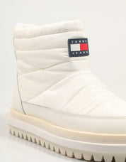 BOTINES TOMMY HILFIGER TJW PADDED FLAT BOOT WL en color Hielo