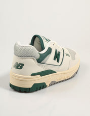 Sneakers NEW BALANCE BB550 in white