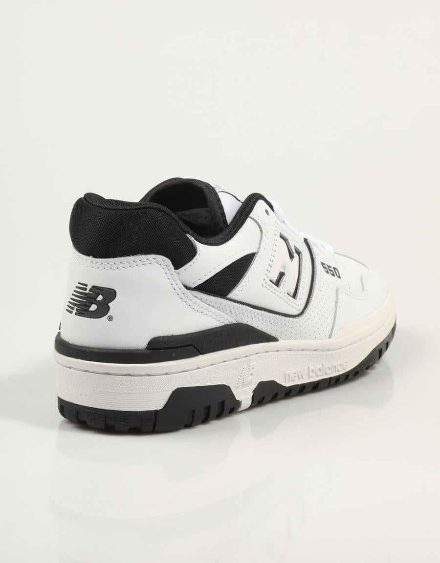 ZAPATILLAS NEW BALANCE BB550 en color Blanco