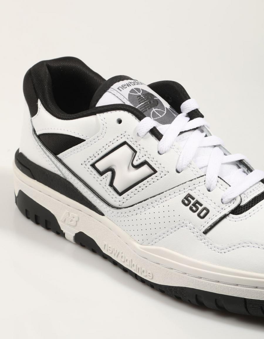 ZAPATILLAS NEW BALANCE BB550 en color Blanco