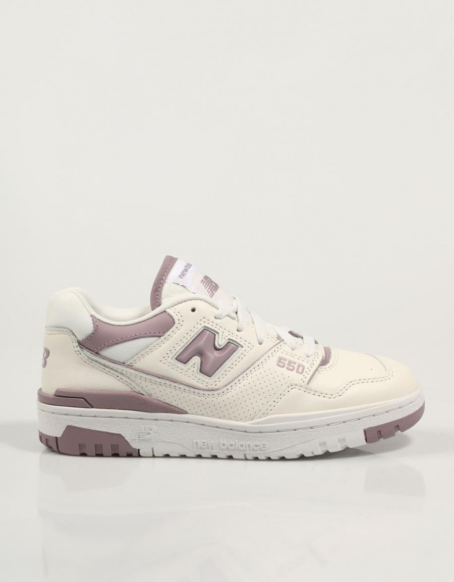 ZAPATILLAS NEW BALANCE BBW550 en color Blanco
