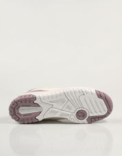 ZAPATILLAS NEW BALANCE BBW550 en color Blanco
