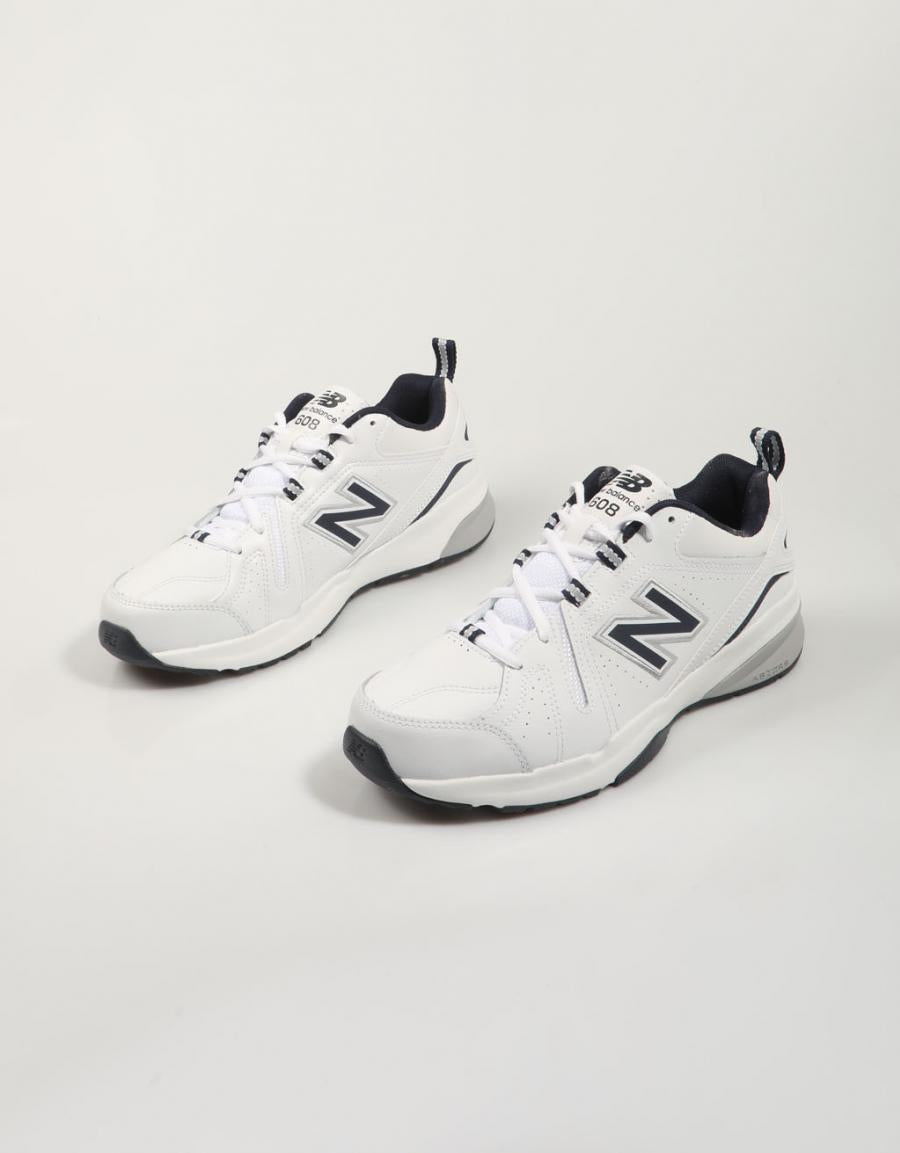 ZAPATILLAS NEW BALANCE MX608 en color Blanco