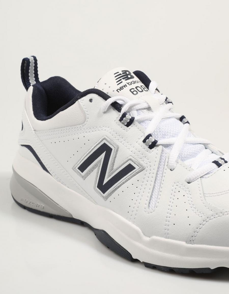 ZAPATILLAS NEW BALANCE MX608 en color Blanco