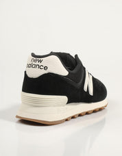 ZAPATILLAS NEW BALANCE U574 en color Negro