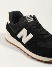 ZAPATILLAS NEW BALANCE U574 en color Negro
