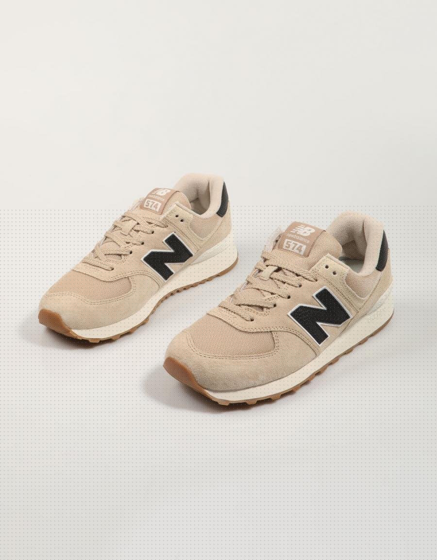 ZAPATILLAS NEW BALANCE U574 en color Beige