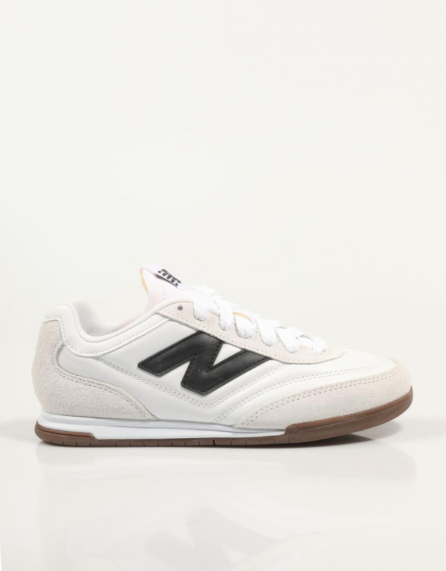 ZAPATILLAS NEW BALANCE URC42 en color Blanco