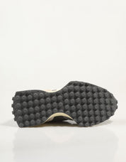 ZAPATILLAS NEW BALANCE U327 en color Negro