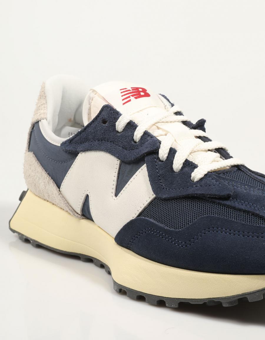 Tênis NEW BALANCE U327 em azul marinho