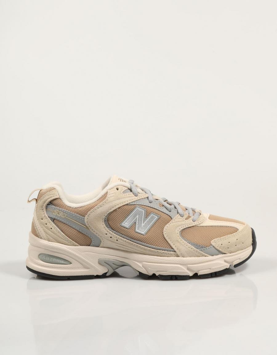 ZAPATILLAS NEW BALANCE MR530 en color Beige