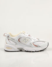 Sneakers NEW BALANCE MR530 in white