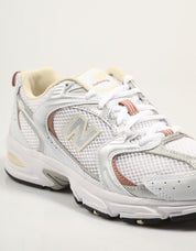 Sneakers NEW BALANCE MR530 in white