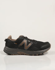 Tênis NEW BALANCE MT4100 em cor preta