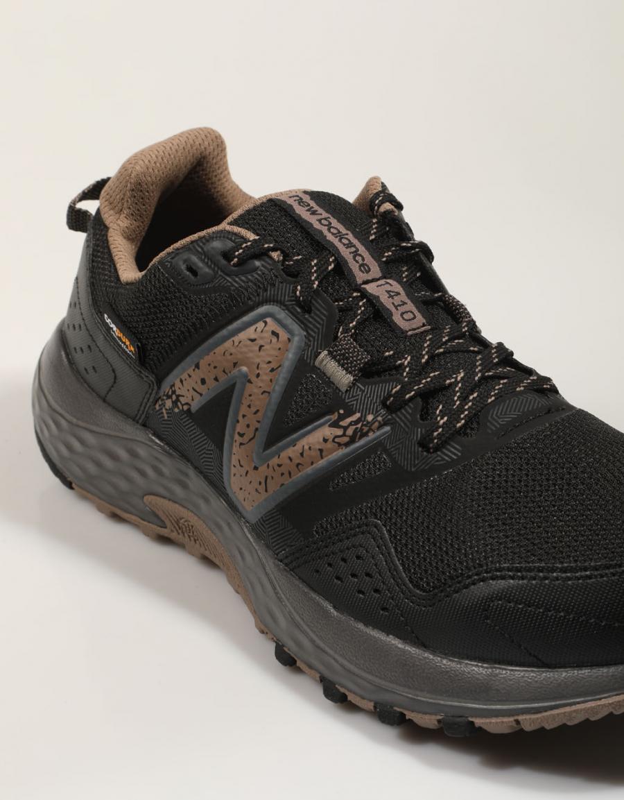 Tênis NEW BALANCE MT4100 em cor preta