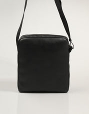 Calvin Klein Monogramm Soft Reporter22 Bandolera in Schwarz