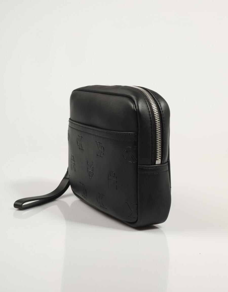 Bolso Calvin Klein AOP Emboss Zip Pouche en couleur nègre