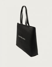 Bolso Calvin Klein sculpté Slim Tote34 mono en couleur nègre