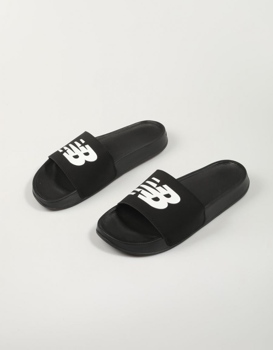 CHANCLAS NEW BALANCE SUF200 en color Negro