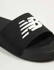 CHANCLAS NEW BALANCE SUF200 en color Negro