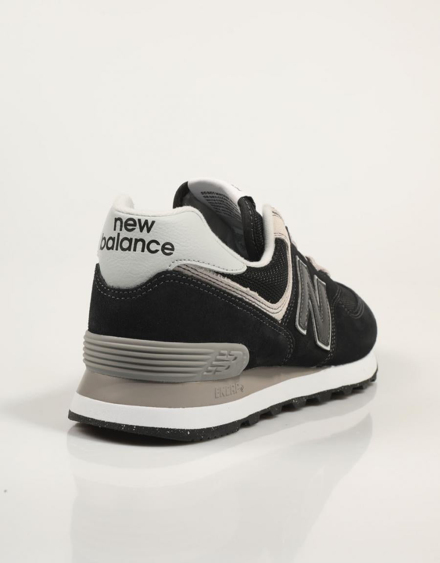 Sneakers NEW BALANCE ml574 in black color